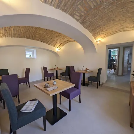 Templomdomb Apartmanhaz 3*